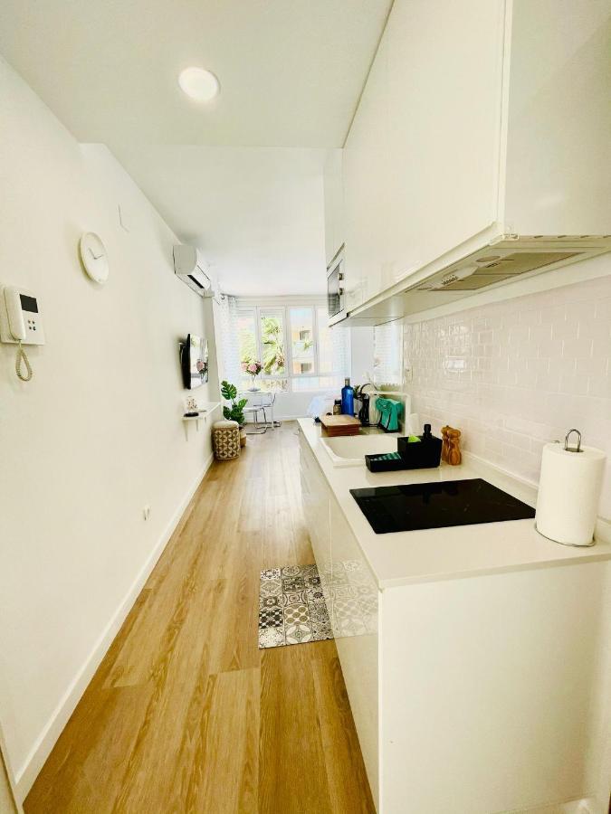 Appartamento Luxury Loft With Pool In The Centre Torremolinos Esterno foto