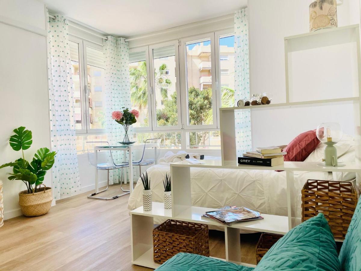 Appartamento Luxury Loft With Pool In The Centre Torremolinos Esterno foto