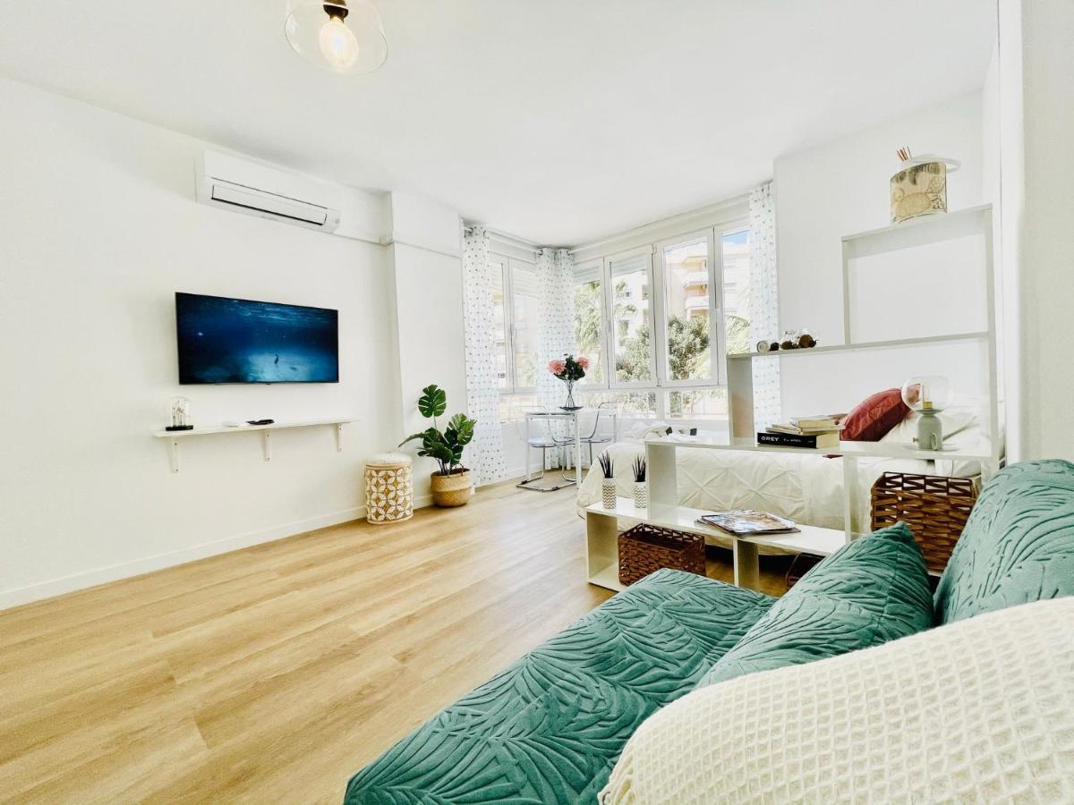 Appartamento Luxury Loft With Pool In The Centre Torremolinos Esterno foto